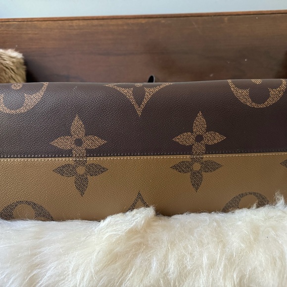 Louis Vuitton OnTheGo GM Reverse Monogram - Picture 6 of 14